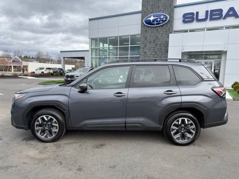 Used 2025 Subaru Forester Premium AWD/4WD image 10