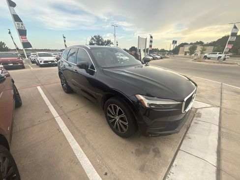 Used 2021 Volvo XC60 T6 Momentum AWD/4WD image 2