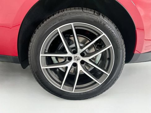 Used 2026 Porsche Macan AWD/4WD image 31