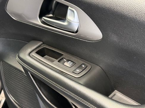 Used 2025 Chrysler Pacifica Select FWD image 25
