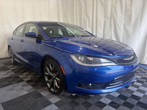 Used 2015 Chrysler 200 S FWD image 3