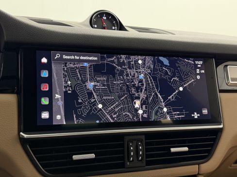 Certified 2023 Porsche Cayenne Platinum Edition image 42