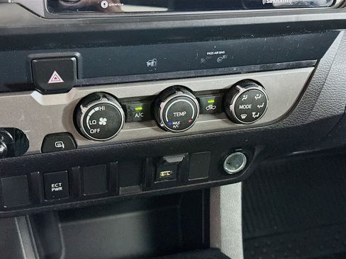 Used 2020 Toyota Tacoma SR image 24