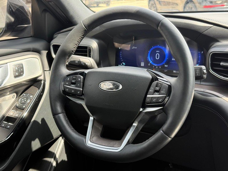 Certified 2023 Ford Explorer Platinum w/ Technology Package AWD/4WD image 20