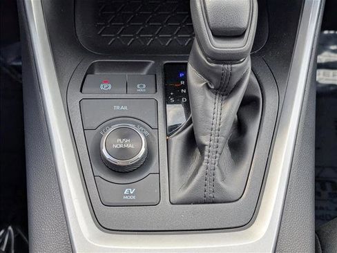 Used 2025 Toyota RAV4 XLE image 13