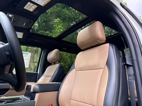 New 2025 Ford F250 Lariat w/ Lariat Ultimate Package image 4