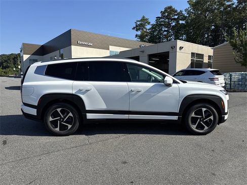 New 2026 Hyundai Ioniq 9 SE image 8