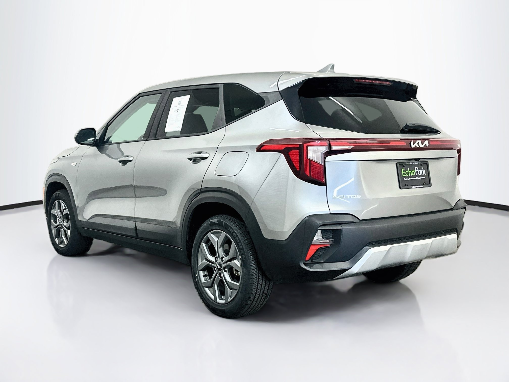 Used 2026 Kia Seltos LX AWD/4WD image 5
