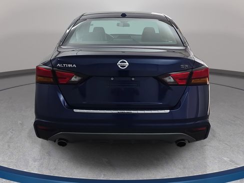 Certified 2021 Nissan Altima 2.5 SR w/ SR Premium Package image 6