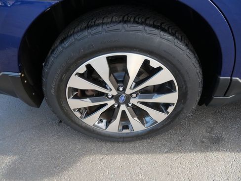 Used 2017 Subaru Outback 2.5i Limited image 32