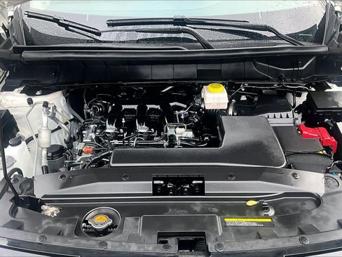 Certified 2025 Nissan Pathfinder SL w/ SL Premium Package image 31