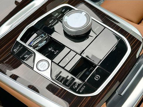 New 2026 BMW X5 M60i image 14