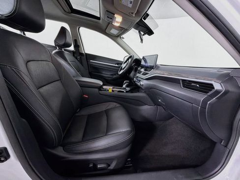 Used 2025 Nissan Altima 2.5 SL FWD image 30