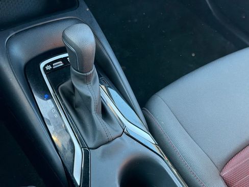 Used 2023 Toyota Corolla SE image 18