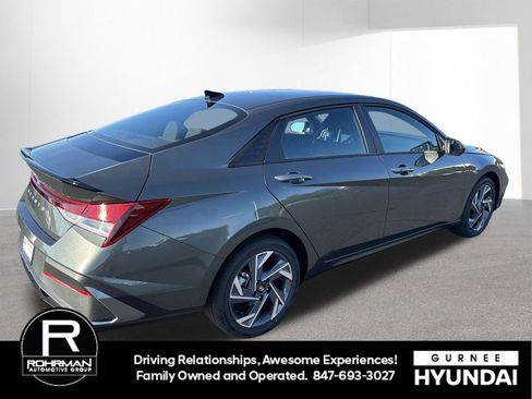 Certified 2025 Hyundai Elantra Sport image 10