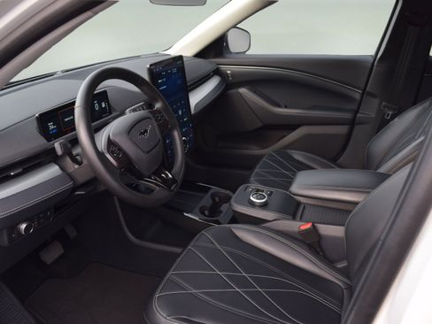 Certified 2022 Ford Mustang Mach-E Select image 8