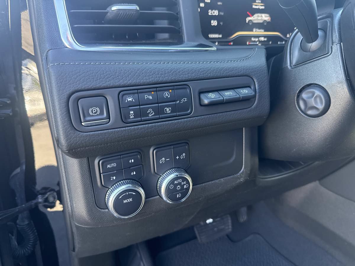 Used 2022 GMC Yukon XL Denali AWD/4WD image 11