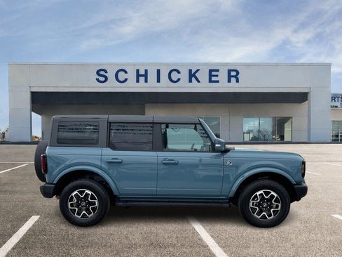 Used 2023 Ford Bronco Outer Banks AWD/4WD image 2
