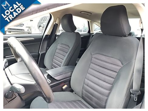 Used 2017 Ford Fusion SE image 21