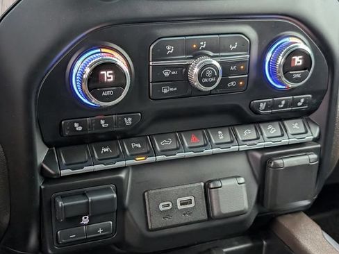 Used 2022 GMC Sierra 1500 Denali w/ Denali Premium Package AWD/4WD image 18