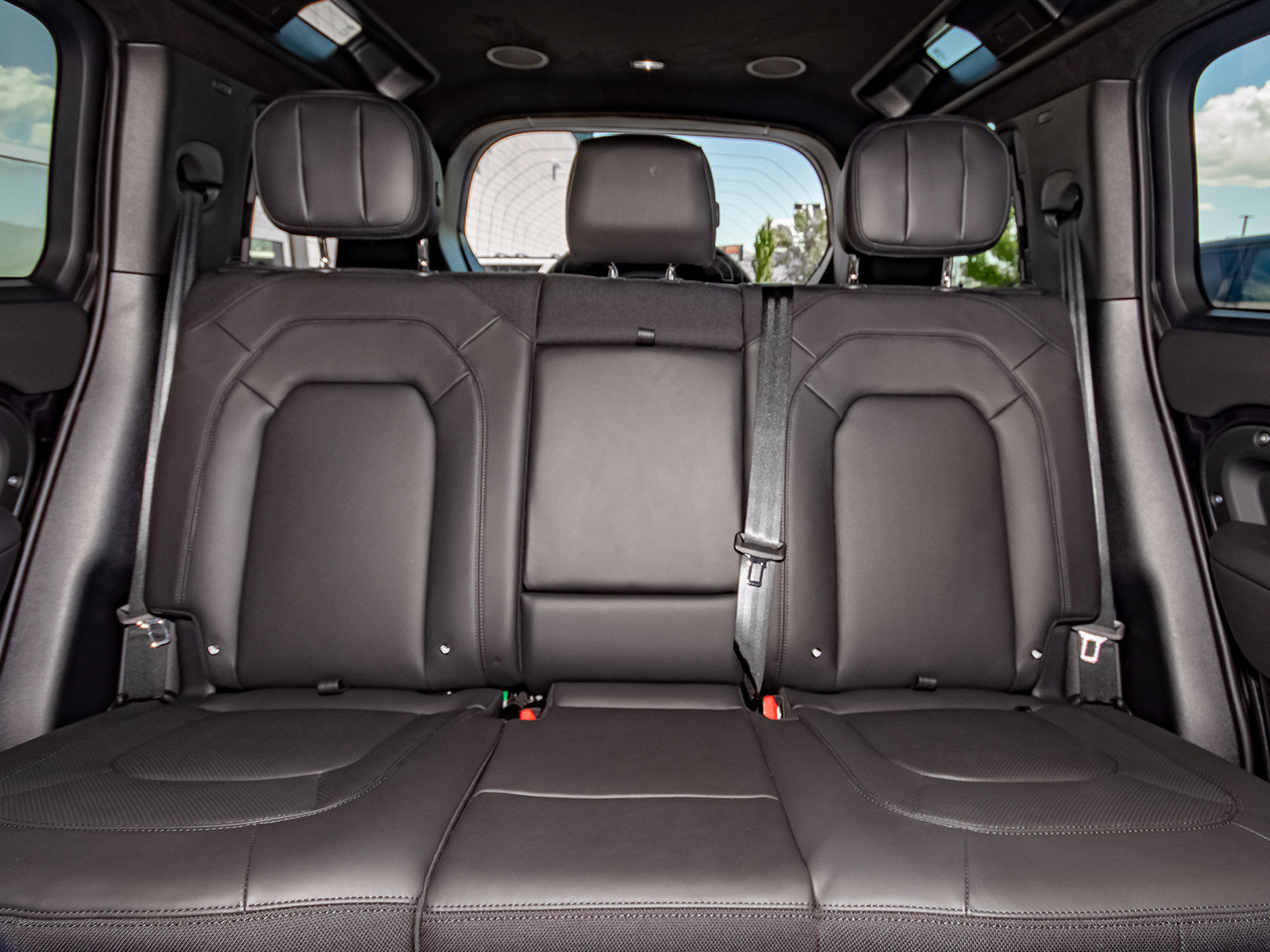 New 2026 Land Rover Defender 110 V8 AWD/4WD image 47