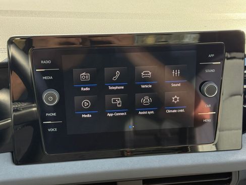 Used 2025 Volkswagen Jetta SE image 20