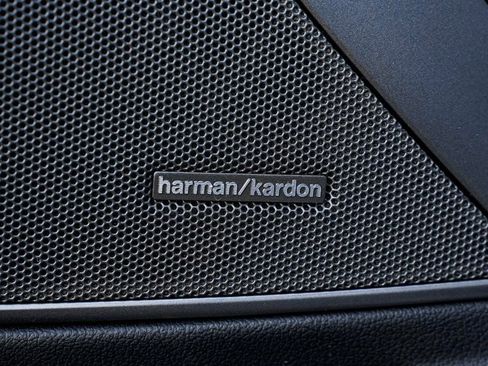 Used 2024 BMW M340i xDrive image 10