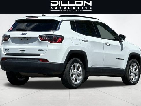 Used 2024 Jeep Compass Latitude AWD/4WD image 4