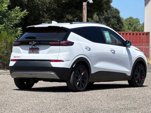Certified 2023 Chevrolet Bolt EUV LT w/ Comfort Package FWD image 4