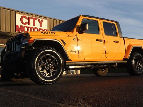 Used 2021 Jeep Gladiator Sport image 16