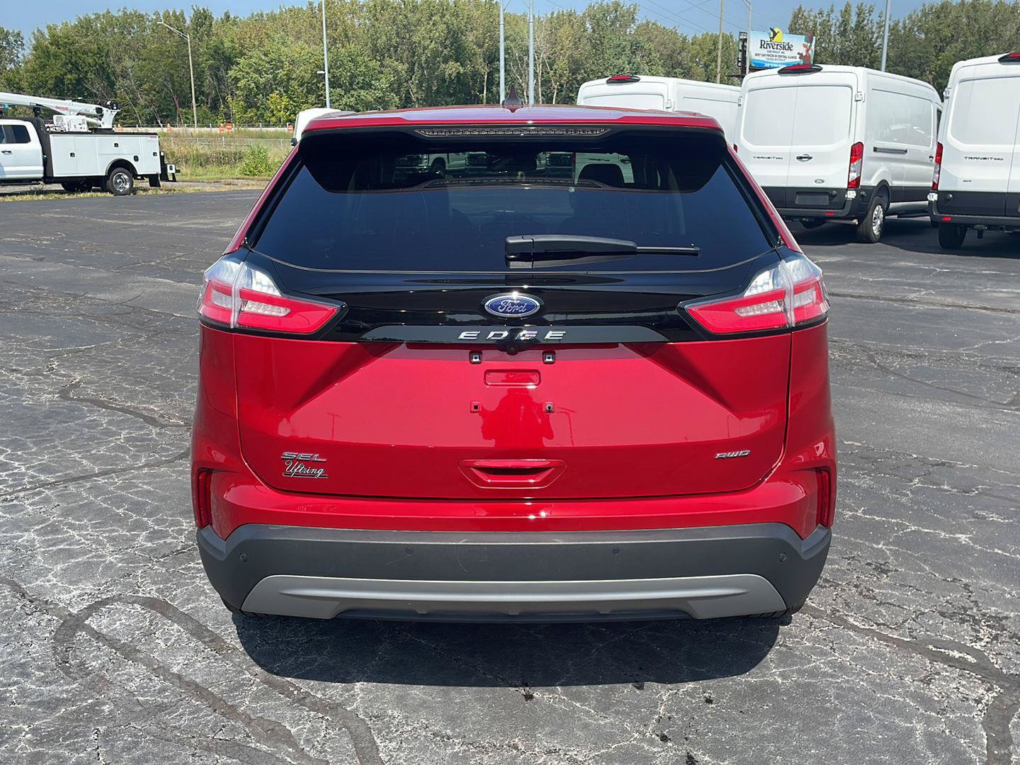 Used 2024 Ford Edge SEL w/ Convenience Package AWD/4WD image 4