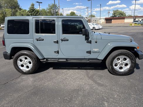 Used 2014 Jeep Wrangler Unlimited Sahara w/ Max Tow Package AWD/4WD image 4