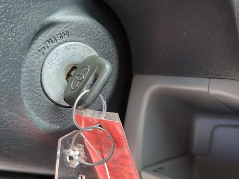 Used 2013 Toyota Tacoma 2WD Regular Cab image 22