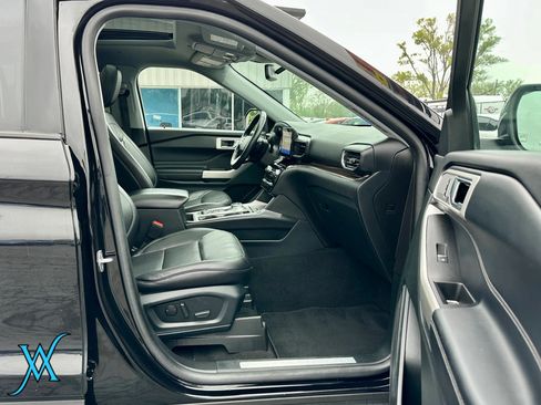 Used 2021 Ford Explorer Limited w/ Hybrid Equipment Group 310A AWD/4WD image 19