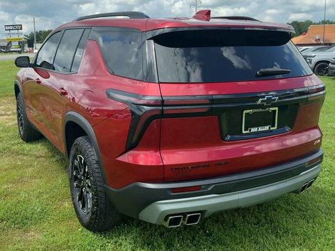 Used 2025 Chevrolet Traverse Z71 AWD/4WD image 5