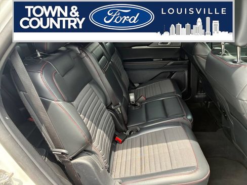 Used 2025 Ford Explorer ST-Line w/ ST-Line Street Pack AWD/4WD image 26