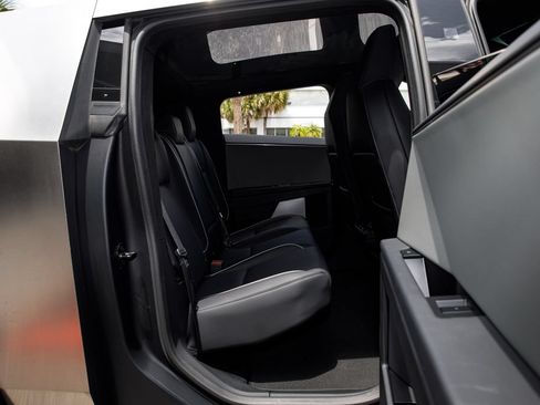Used 2025 Tesla Cybertruck AWD Crew Cab image 16