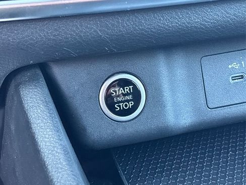 Used 2023 Nissan Rogue SV image 28