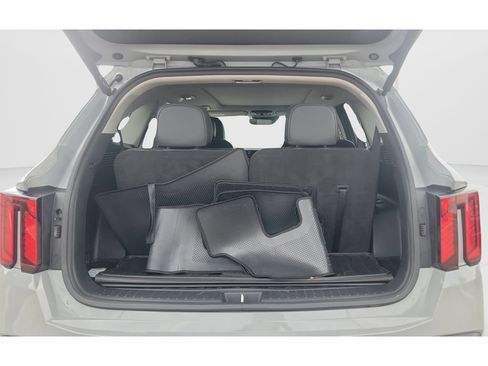 Used 2024 Kia Sorento SX AWD/4WD image 9