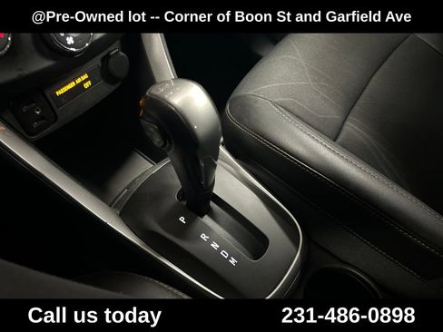 Used 2019 Chevrolet Trax LT w/ LT Convenience Package AWD/4WD image 26