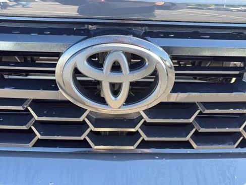 Used 2025 Toyota Tacoma TRD Sport AWD/4WD image 27