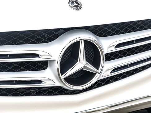 Used 2019 Mercedes-Benz GLC 300 image 12