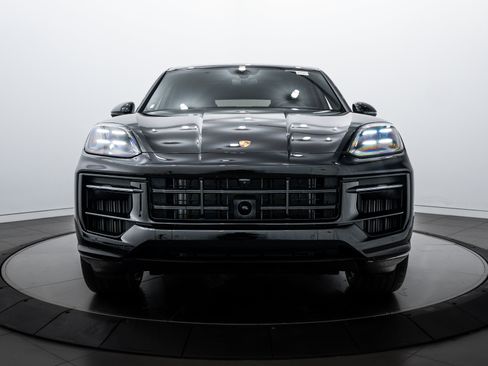 Certified 2026 Porsche Cayenne image 10