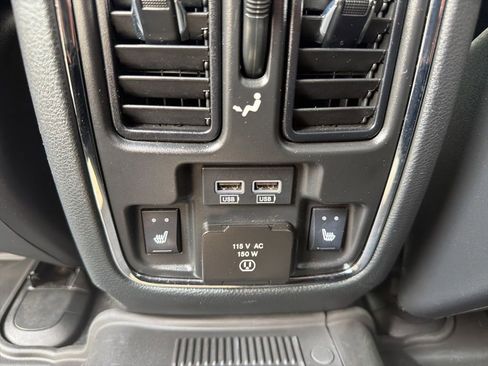 Used 2020 Jeep Grand Cherokee Overland AWD/4WD image 20