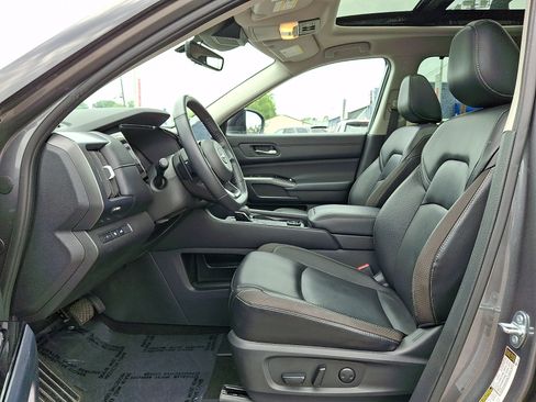 Certified 2023 Nissan Pathfinder SL w/ SL Premium Package AWD/4WD image 13
