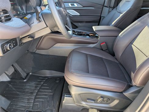 New 2026 Ford Explorer Platinum image 15