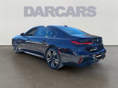 Used 2025 BMW 760i xDrive w/ Executive Package AWD/4WD image 4