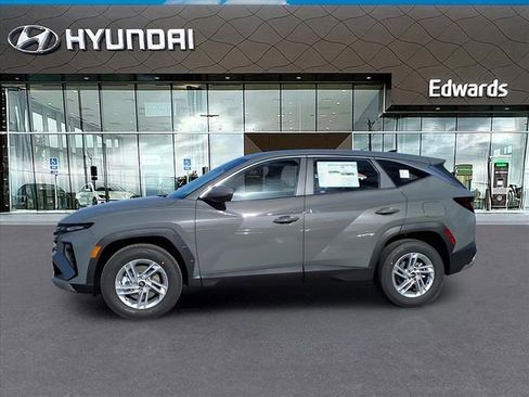 New 2026 Hyundai Tucson SE image 3