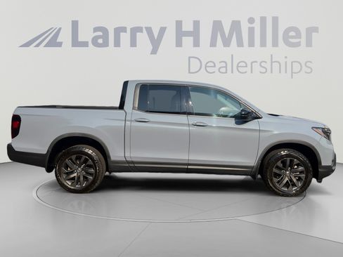 Used 2023 Honda Ridgeline Sport image 6