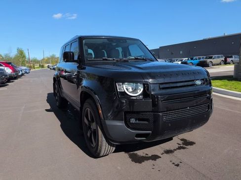 Used 2022 Land Rover Defender 110 S AWD/4WD image 3